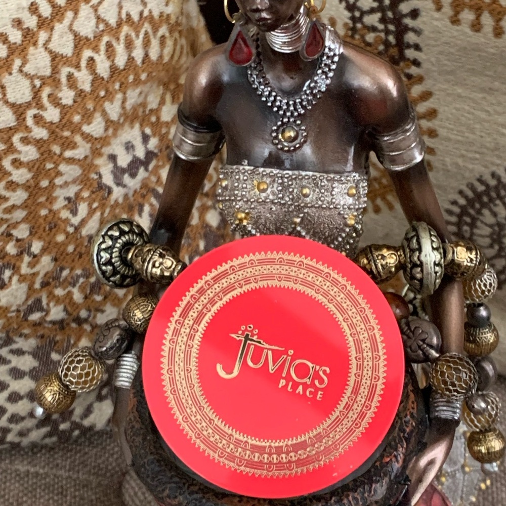 Juvia’s Place Heroin Loose Powder Highlighter - Picture 4 of 6